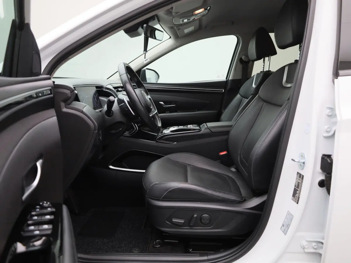 1.6 T-GDI PHEV Premium 4WD | LMV | Automaat| Navigatie | Leder | Stoel/Stuur verwarming | Stoel koeling | Virtual cockpit | Cruise control | Apple carplay | Climate control | Camera | Parkee