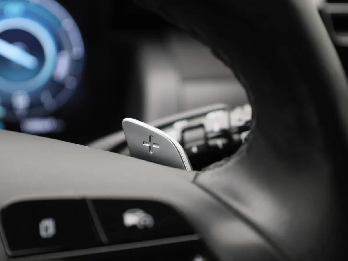 1.6 T-GDI PHEV Premium 4WD | LMV | Automaat| Navigatie | Leder | Stoel/Stuur verwarming | Stoel koeling | Virtual cockpit | Cruise control | Apple carplay | Climate control | Camera | Parkee