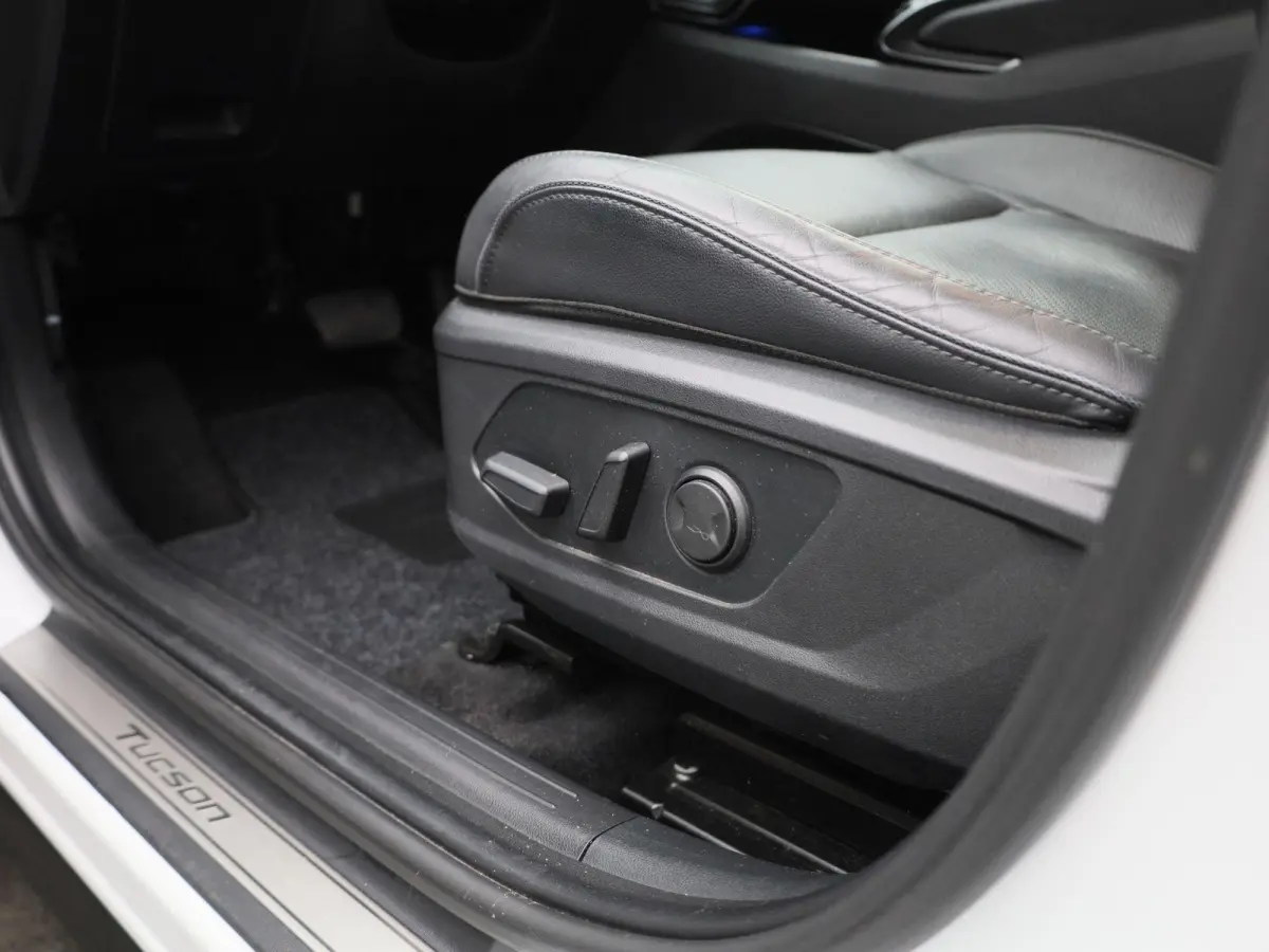 1.6 T-GDI PHEV Premium 4WD | LMV | Automaat| Navigatie | Leder | Stoel/Stuur verwarming | Stoel koeling | Virtual cockpit | Cruise control | Apple carplay | Climate control | Camera | Parkee