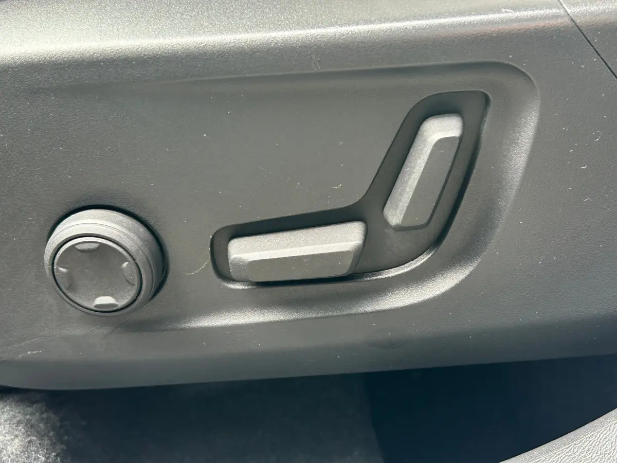 1.5 T4 Plug-in hybrid Plus Dark | Harman/Kardon | Camera | Memory | Cruise Control | Stoel & stuurverwarming | Blond leder |