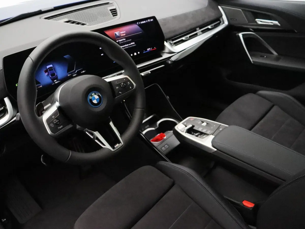 eDrive20 M Sport Edition | M Sportpakket Pro | SoH 100% | Premium Pack | Comfort Pack | Stuurwielrand Verwarmd | Trekhaak | Panoramadak | Harman Kardon | 20''
