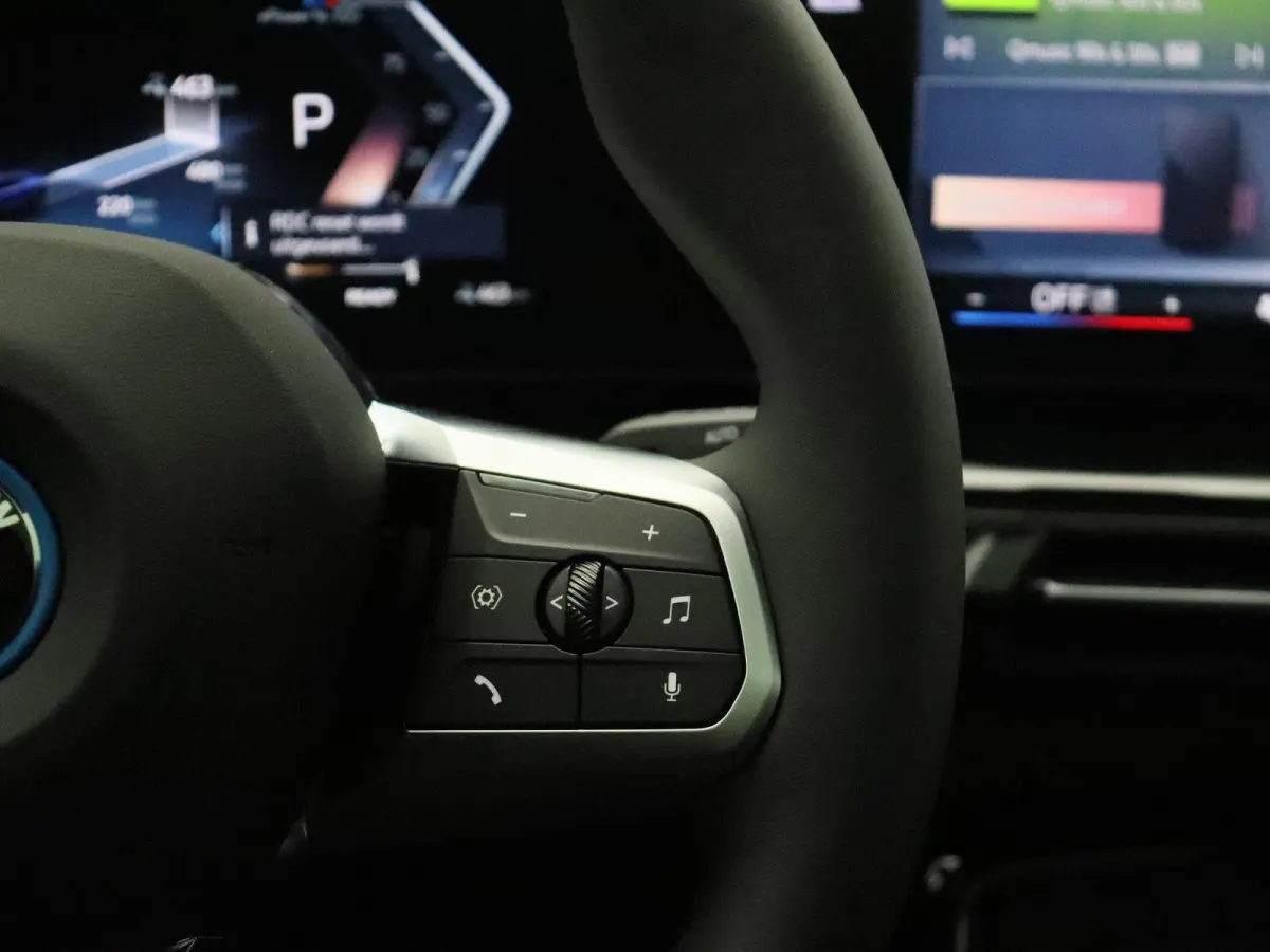 eDrive20 M Sport Edition | M Sportpakket Pro | SoH 100% | Premium Pack | Comfort Pack | Stuurwielrand Verwarmd | Trekhaak | Panoramadak | Harman Kardon | 20''