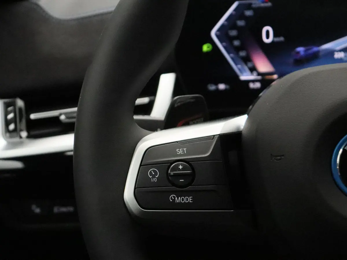 eDrive20 M Sport Edition | M Sportpakket Pro | SoH 100% | Premium Pack | Comfort Pack | Stuurwielrand Verwarmd | Trekhaak | Panoramadak | Harman Kardon | 20''