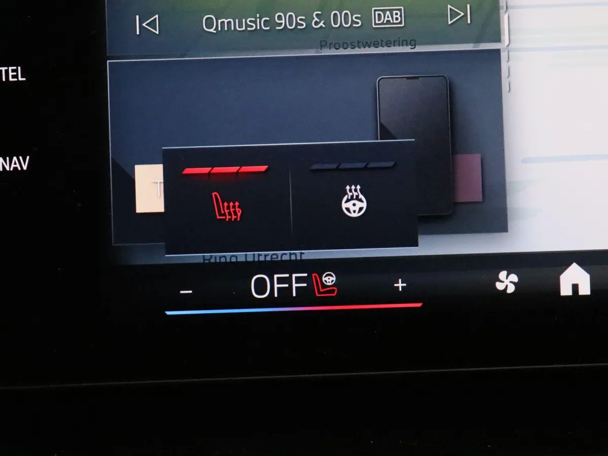 eDrive20 M Sport Edition | M Sportpakket Pro | SoH 100% | Premium Pack | Comfort Pack | Stuurwielrand Verwarmd | Trekhaak | Panoramadak | Harman Kardon | 20''