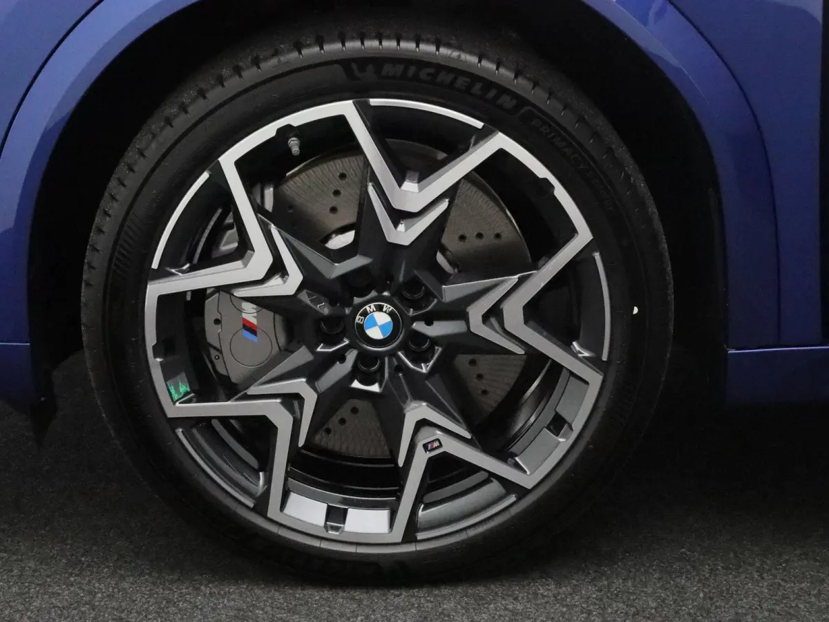 eDrive20 M Sport Edition | M Sportpakket Pro | SoH 100% | Premium Pack | Comfort Pack | Stuurwielrand Verwarmd | Trekhaak | Panoramadak | Harman Kardon | 20''