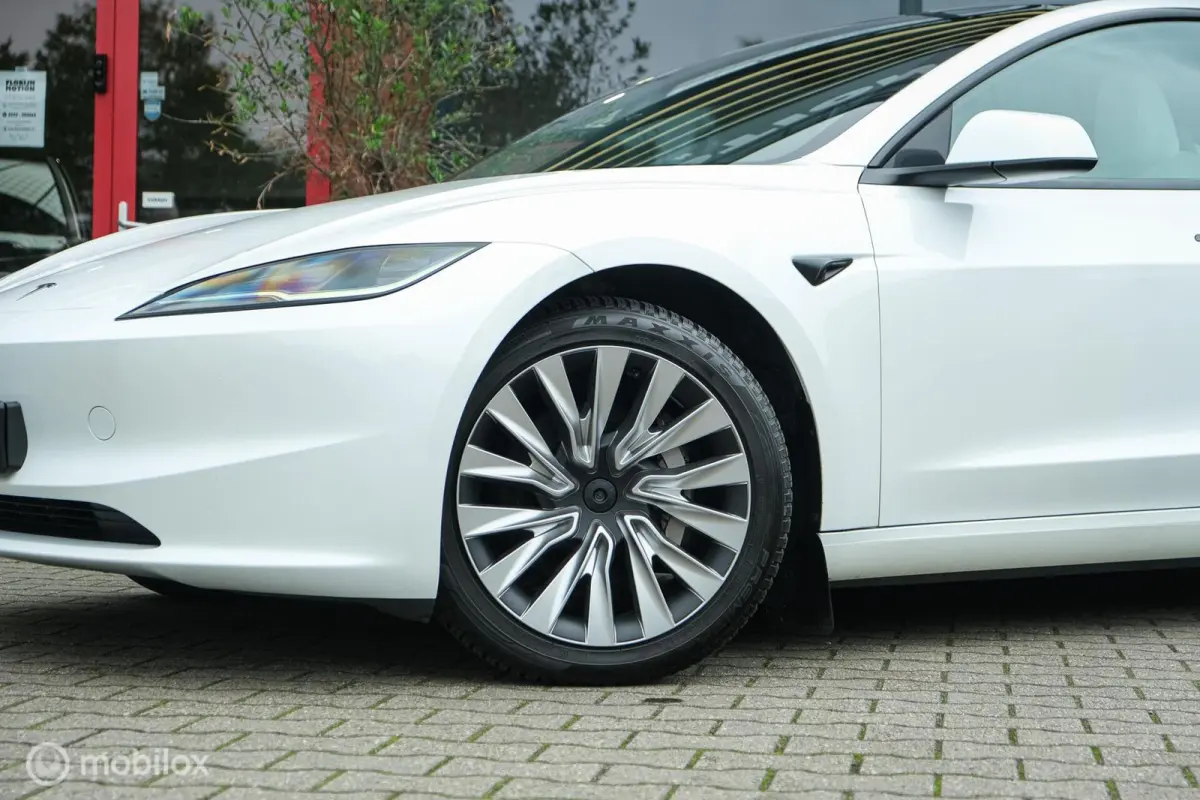 Premium Long Range AWD 78 kWh Highland | Premium Interieur | 96% SOH | Full Self Driving comp. 4 | Stoelkoeling en verwarming | 360 camera | Stuurwielverw.
