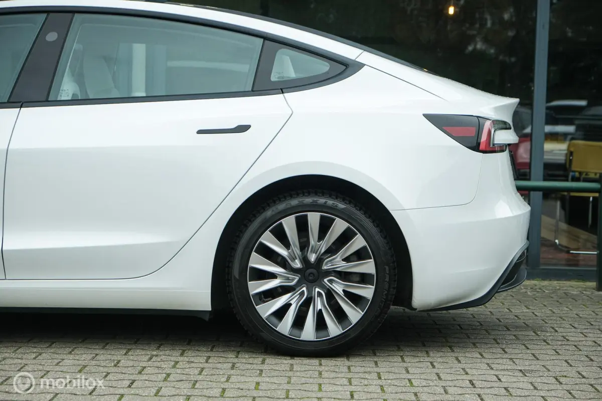 Premium Long Range AWD 78 kWh Highland | Premium Interieur | 96% SOH | Full Self Driving comp. 4 | Stoelkoeling en verwarming | 360 camera | Stuurwielverw.