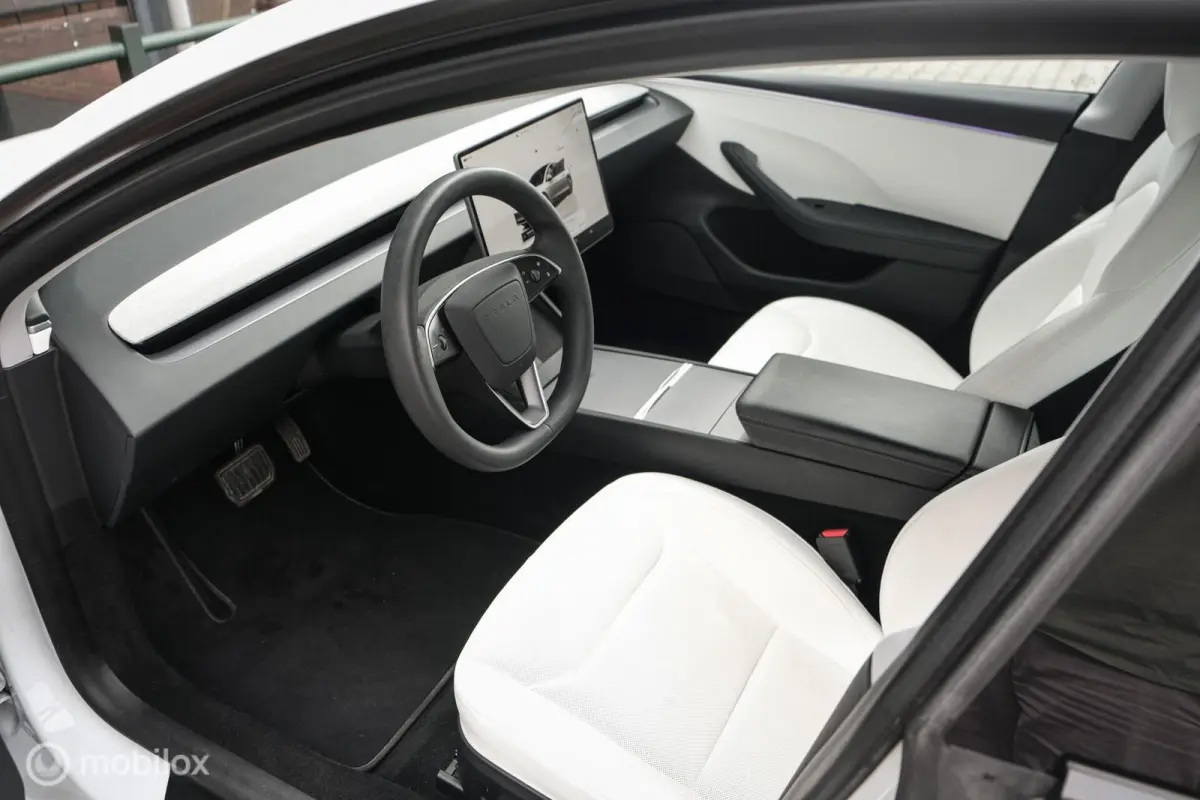 Premium Long Range AWD 78 kWh Highland | Premium Interieur | 96% SOH | Full Self Driving comp. 4 | Stoelkoeling en verwarming | 360 camera | Stuurwielverw.