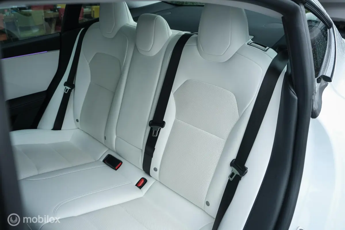 Premium Long Range AWD 78 kWh Highland | Premium Interieur | 96% SOH | Full Self Driving comp. 4 | Stoelkoeling en verwarming | 360 camera | Stuurwielverw.