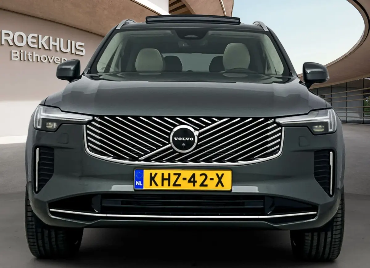 T8 Executive Edition Bright | Extra getint glas | Gelamineerde zijruiten | Blond interieur | Luchtvering | Stoelventilatie / Massage / verwarming |