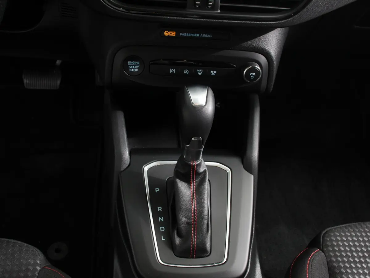1.0 EcoBoost Hybrid 155pk Automaat ST Line Navigatie Cruise Control Parkeer sensoren Lichtmetalen Velgen Extra Getint Glas