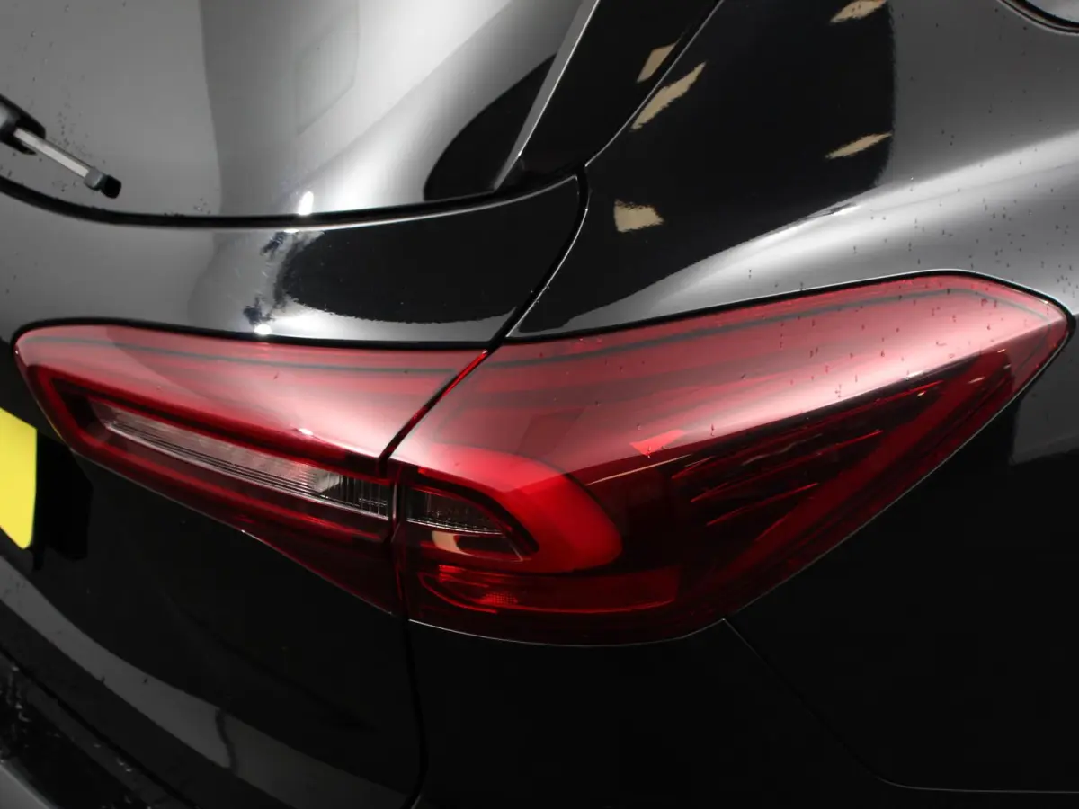 1.0 EcoBoost Hybrid 155pk Automaat ST Line Navigatie Cruise Control Parkeer sensoren Lichtmetalen Velgen Extra Getint Glas