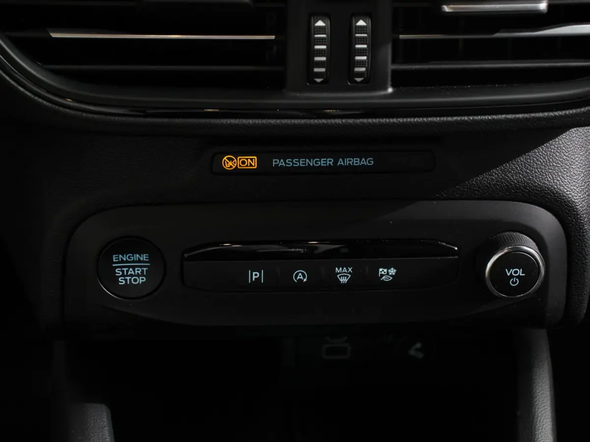 1.0 EcoBoost Hybrid 155pk Automaat ST Line Navigatie Cruise Control Parkeer sensoren Lichtmetalen Velgen Extra Getint Glas