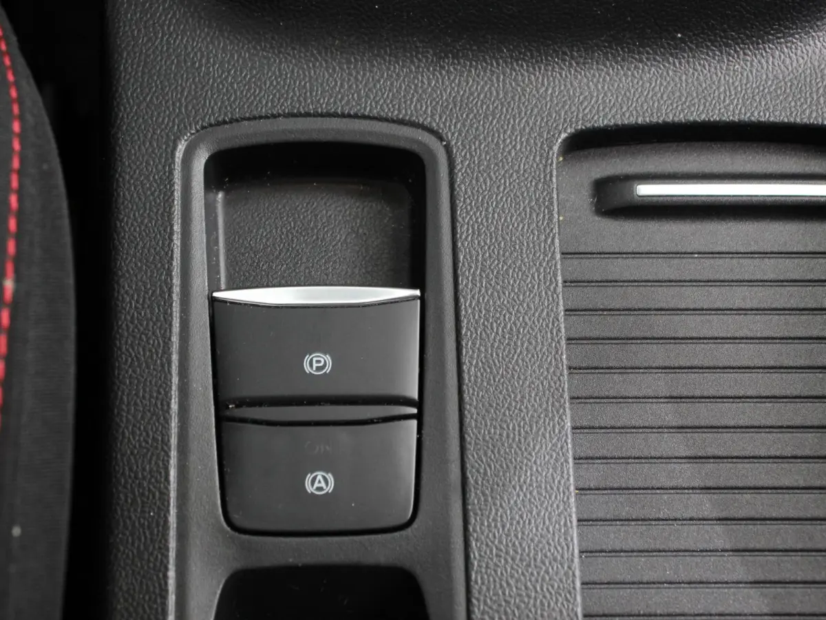 1.0 EcoBoost Hybrid 155pk Automaat ST Line Navigatie Cruise Control Parkeer sensoren Lichtmetalen Velgen Extra Getint Glas
