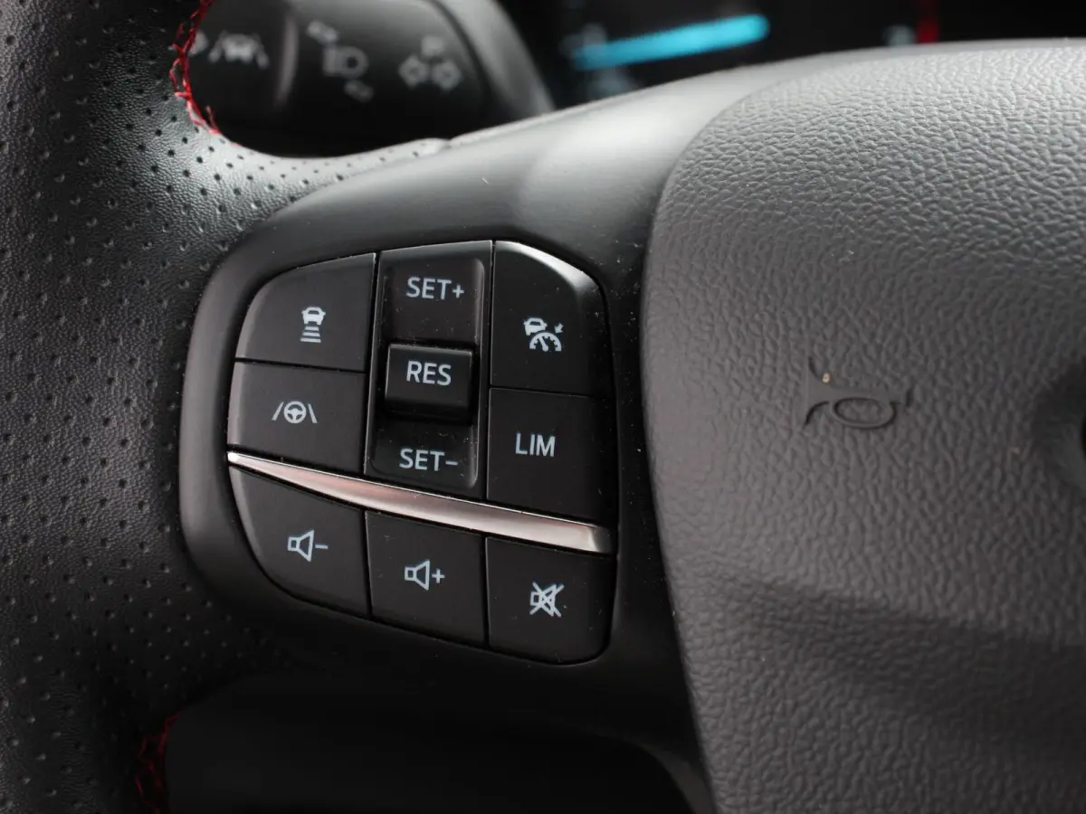 1.0 EcoBoost Hybrid 155pk Automaat ST Line Navigatie Cruise Control Parkeer sensoren Lichtmetalen Velgen Extra Getint Glas