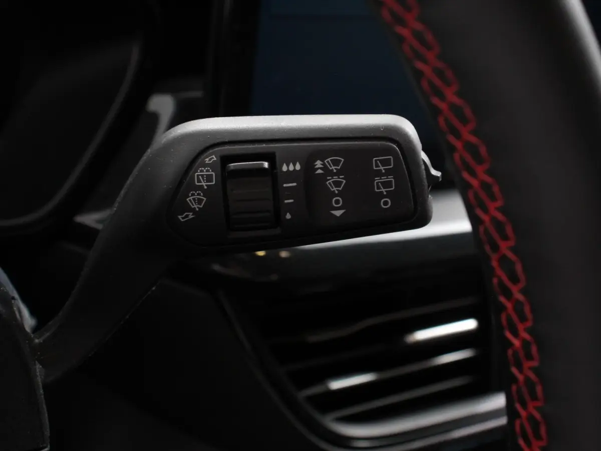 1.0 EcoBoost Hybrid 155pk Automaat ST Line Navigatie Cruise Control Parkeer sensoren Lichtmetalen Velgen Extra Getint Glas