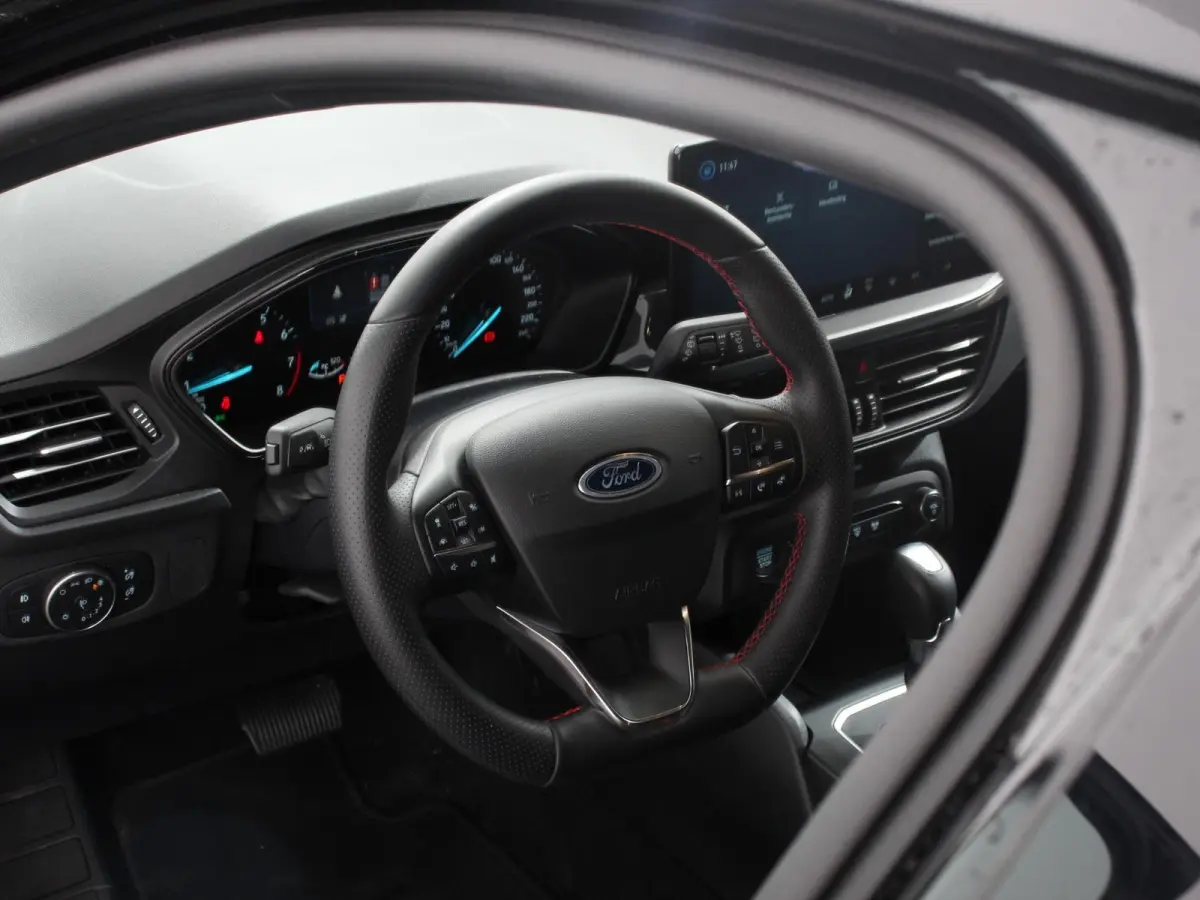 1.0 EcoBoost Hybrid 155pk Automaat ST Line Navigatie Cruise Control Parkeer sensoren Lichtmetalen Velgen Extra Getint Glas