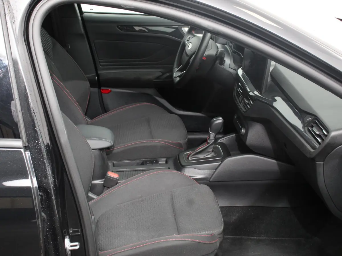 1.0 EcoBoost Hybrid 155pk Automaat ST Line Navigatie Cruise Control Parkeer sensoren Lichtmetalen Velgen Extra Getint Glas