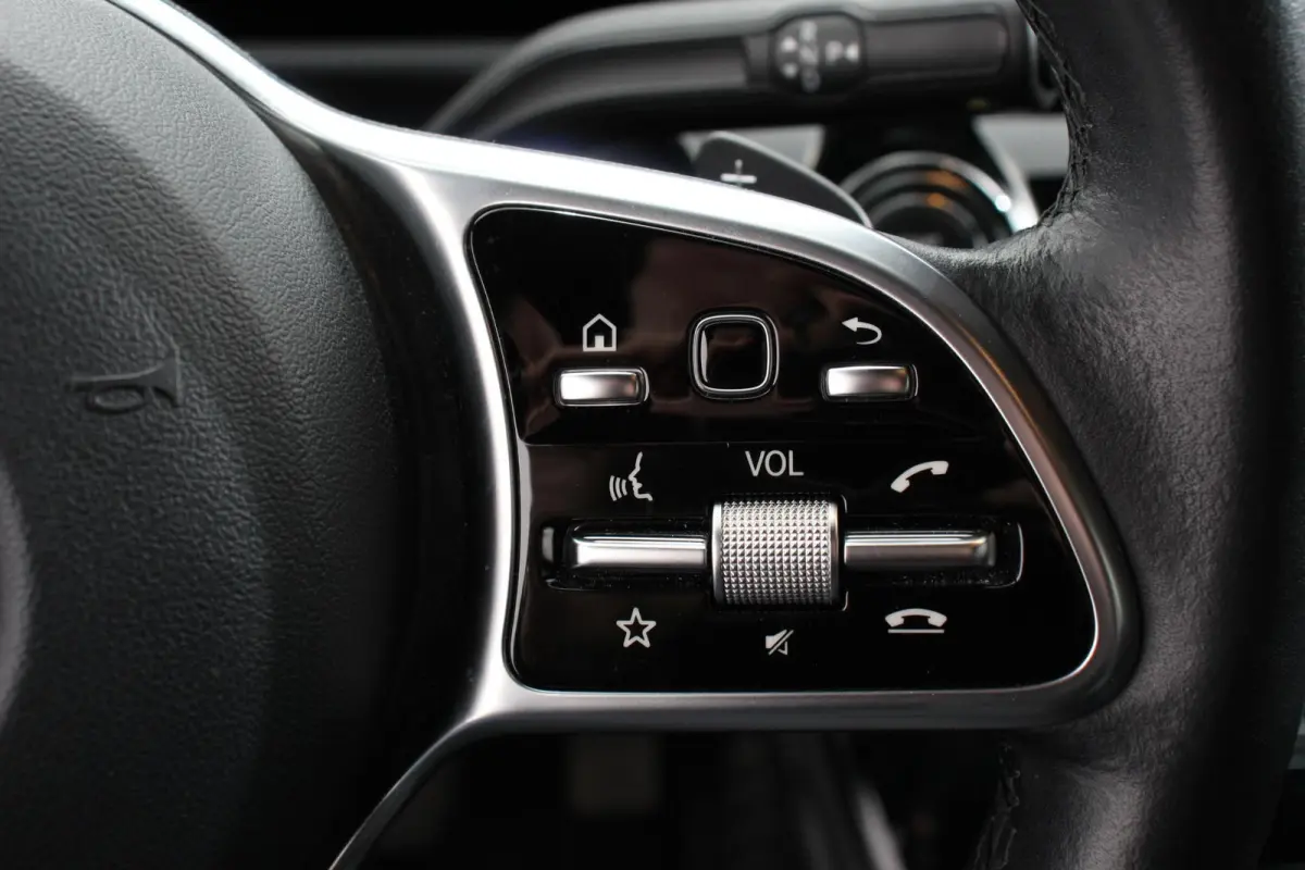 180 136pk DCT Progressive Navigatie Parkeersensoren Camera Cruise Control Virtual Cockpit Stoelverwarming Ledverlichting