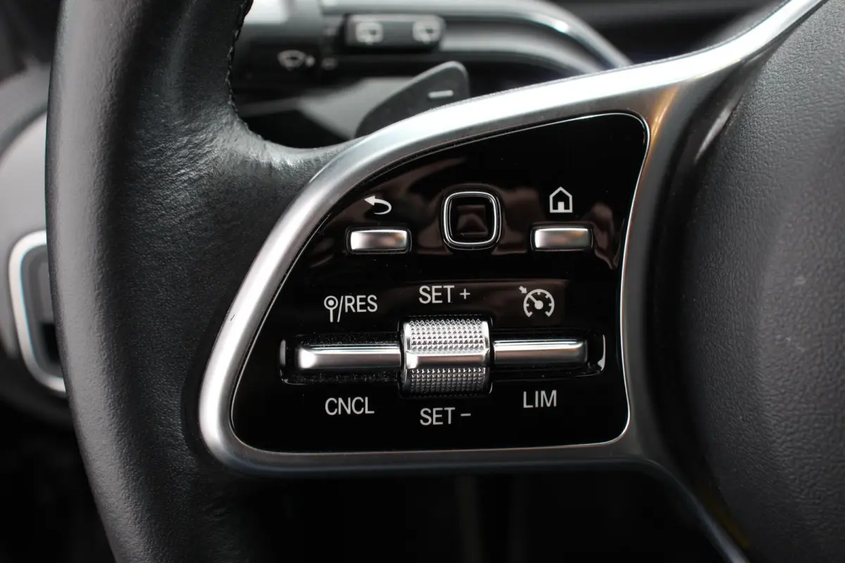 180 136pk DCT Progressive Navigatie Parkeersensoren Camera Cruise Control Virtual Cockpit Stoelverwarming Ledverlichting
