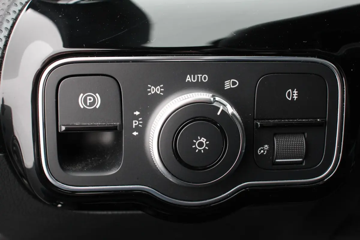 180 136pk DCT Progressive Navigatie Parkeersensoren Camera Cruise Control Virtual Cockpit Stoelverwarming Ledverlichting