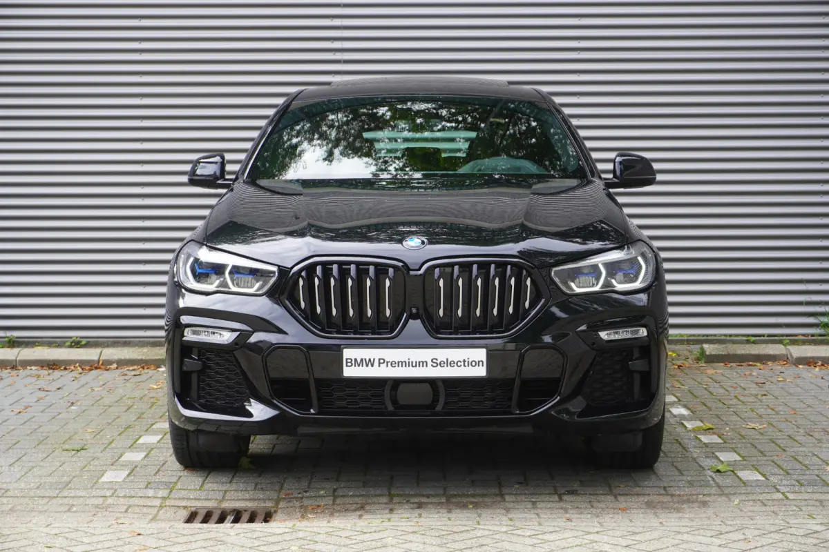 xDrive40i | High Executive | M Sportpakket | Trekhaak met elektrisch wegklapbare kogel | Bowers & Wilkins Diamond Surround Sound Systeem | Panorama-Glasdak Sky Lounge | Soft Close Automatic 