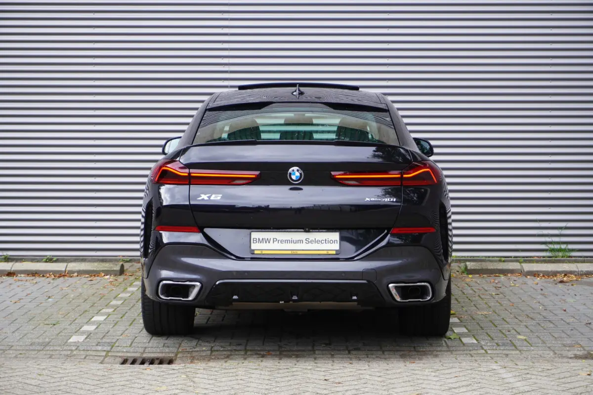 xDrive40i | High Executive | M Sportpakket | Trekhaak met elektrisch wegklapbare kogel | Bowers & Wilkins Diamond Surround Sound Systeem | Panorama-Glasdak Sky Lounge | Soft Close Automatic 