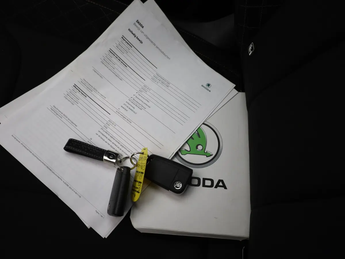 1.0 TSI Ambition | Apple Carplay/ Android Auto | Lane Assist | Cruise Control | Prijs Rijklaar!!