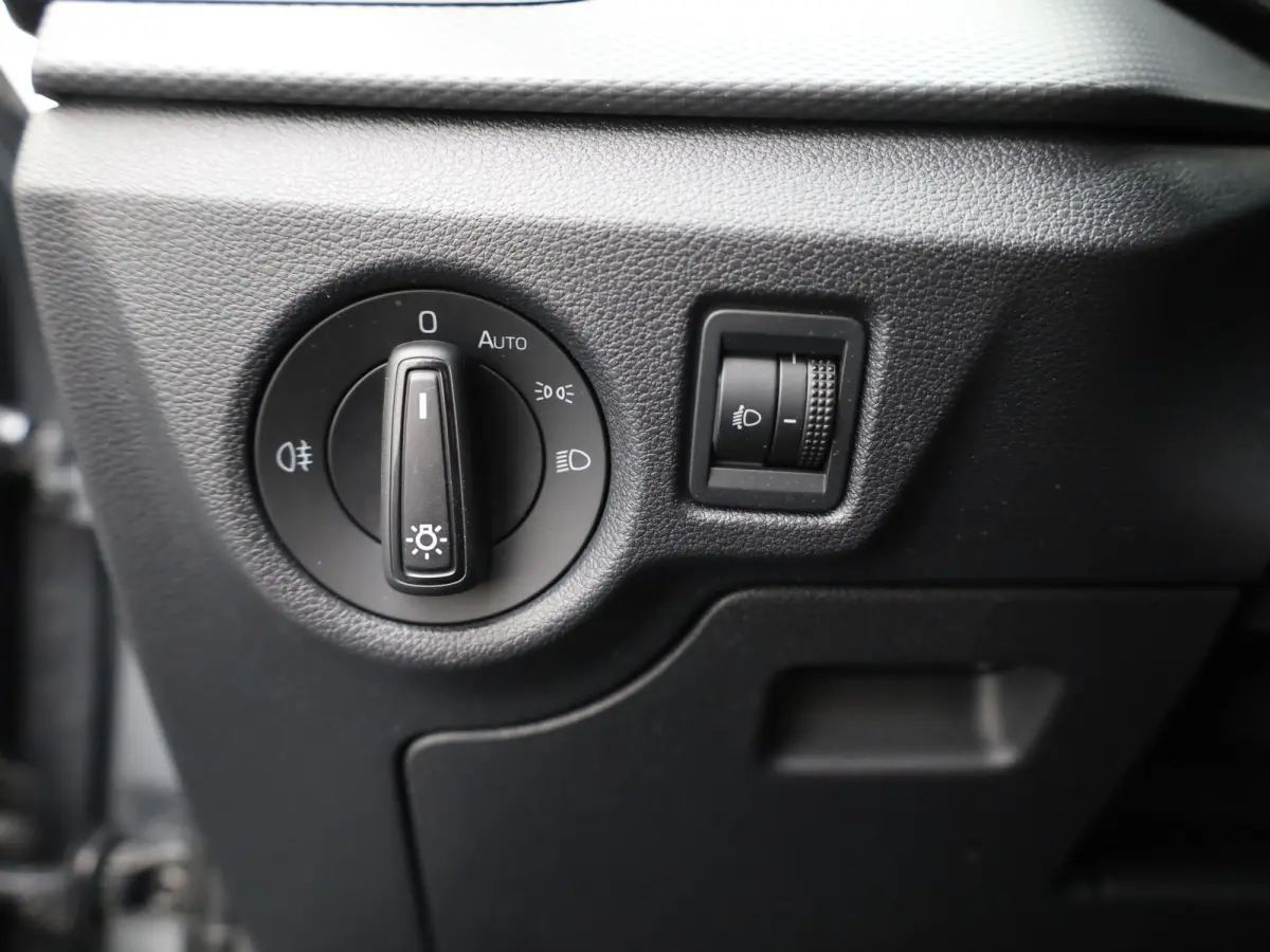 1.0 TSI Ambition | Apple Carplay/ Android Auto | Lane Assist | Cruise Control | Prijs Rijklaar!!