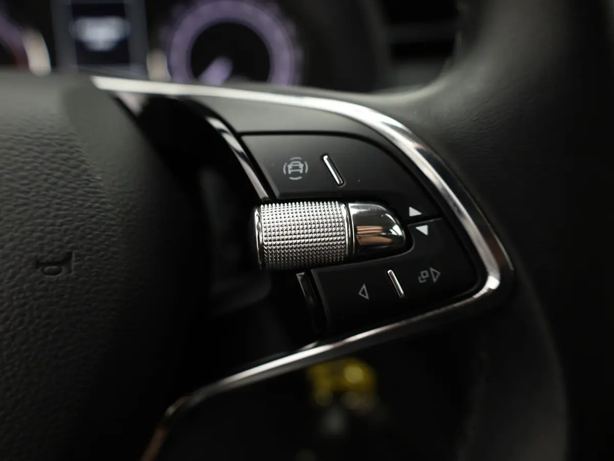 1.0 TSI Ambition | Apple Carplay/ Android Auto | Lane Assist | Cruise Control | Prijs Rijklaar!!