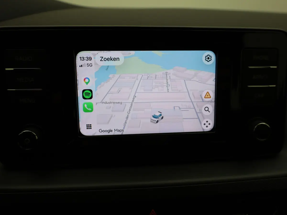 1.0 TSI Ambition | Apple Carplay/ Android Auto | Lane Assist | Cruise Control | Prijs Rijklaar!!