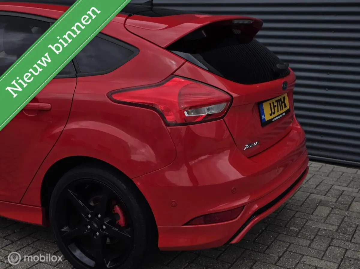 1.5 Red Edition ST LINE / PDC / NAP