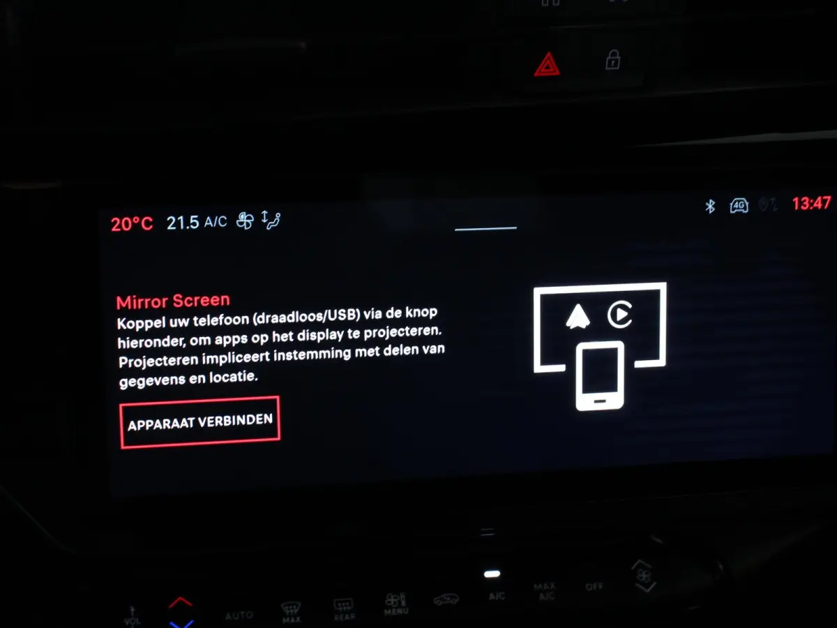 Elettrica Automaat 156PK Adaptieve Cruise Control LMV 18 inch Full Led Matrix Parkeer sensoren Navigatie Apple Carplay / Android auto  Climate Control