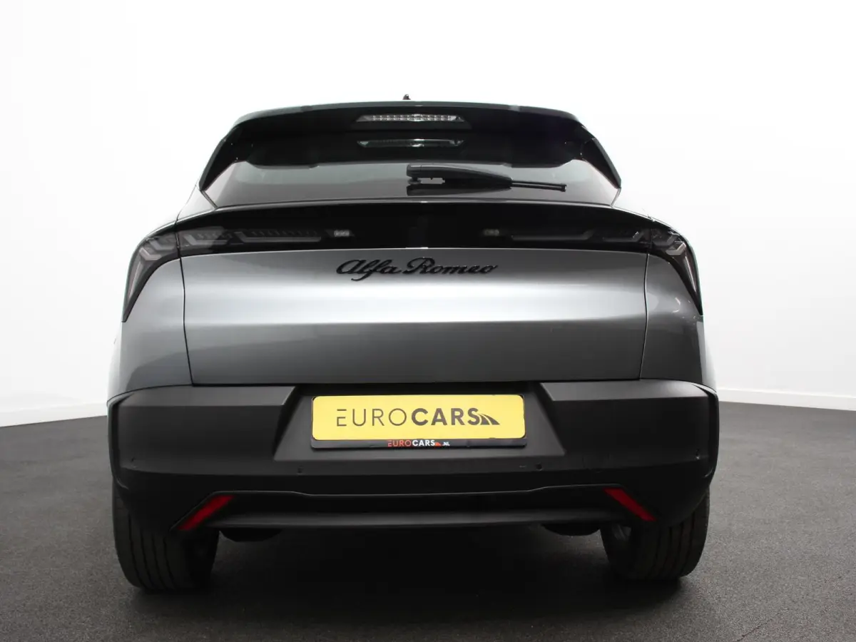 Elettrica Automaat 156PK Adaptieve Cruise Control LMV 18 inch Full Led Matrix Parkeer sensoren Navigatie Apple Carplay / Android auto  Climate Control