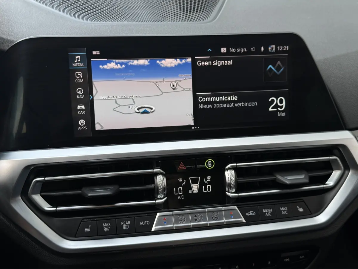 330e xDrive | Laser | Trekhaak | Head Up | 360 | Sfeerverlichting | Dodehoek | 1e eigenaar