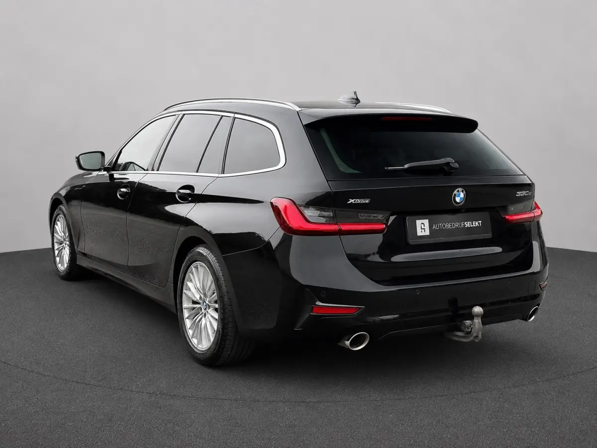 330e xDrive | Laser | Trekhaak | Head Up | 360 | Sfeerverlichting | Dodehoek | 1e eigenaar