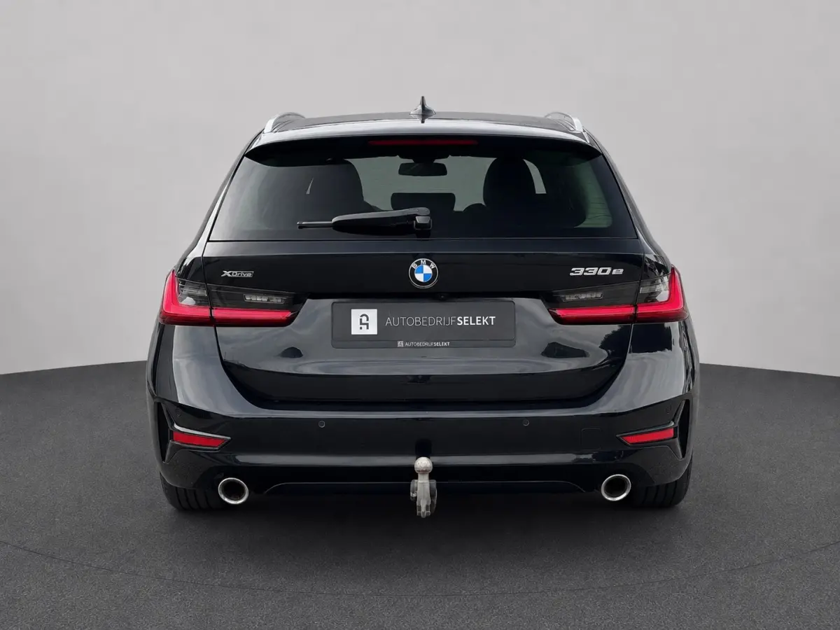 330e xDrive | Laser | Trekhaak | Head Up | 360 | Sfeerverlichting | Dodehoek | 1e eigenaar