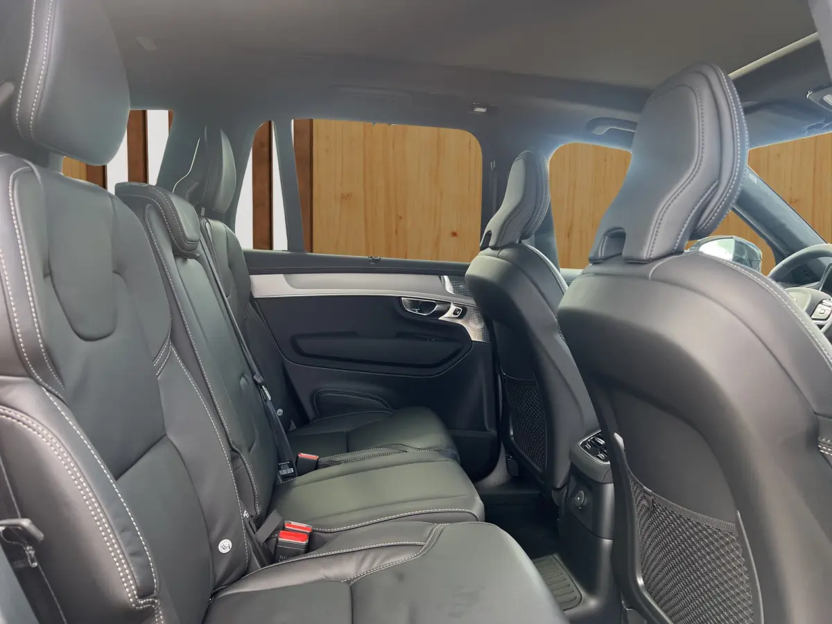 2.0 T8 Plug-in hybrid AWD Ultra Black Ed. Exec. | Bowers & Wilkins | Panoramadak | Luchtvering | Stoel + Stuur Verwarming | 360 Camera |