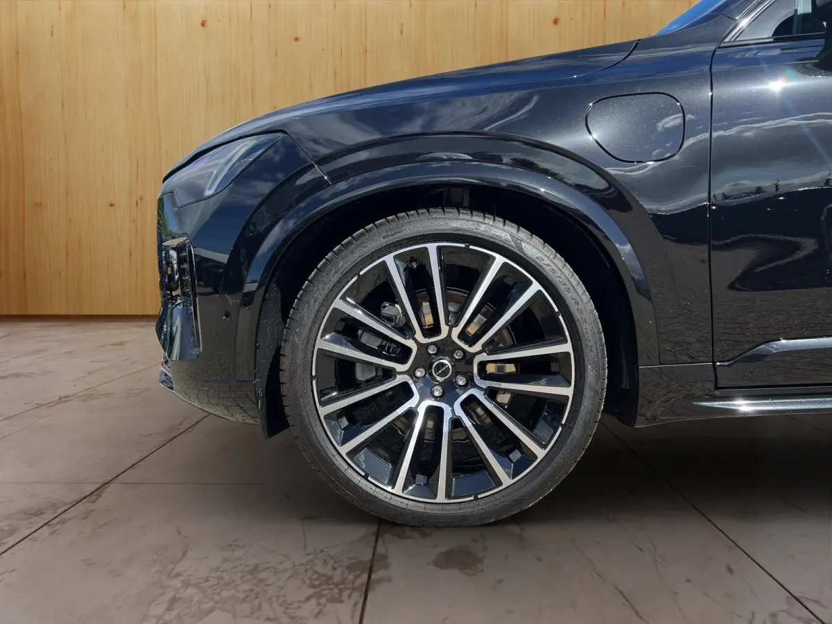 2.0 T8 Plug-in hybrid AWD Ultra Black Ed. Exec. | Bowers & Wilkins | Panoramadak | Luchtvering | Stoel + Stuur Verwarming | 360 Camera |
