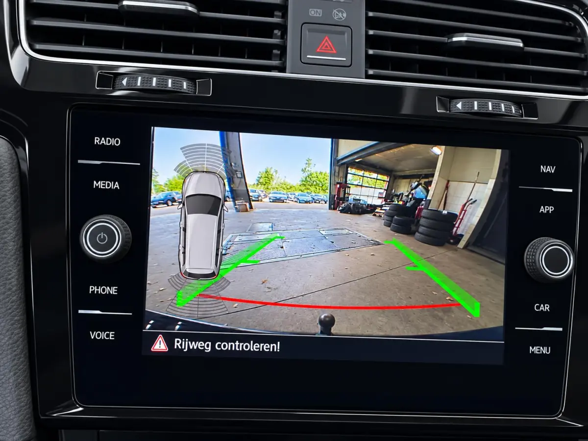 1.5 TSI Highline 150pk Automaat Panoramadak Trekhaak Navigatie Apple Carplay Android Auto Camera Parkeersensoren Adaptive Cruise Control Full Led Stoelverwarming Climate Control Lichtmetalen