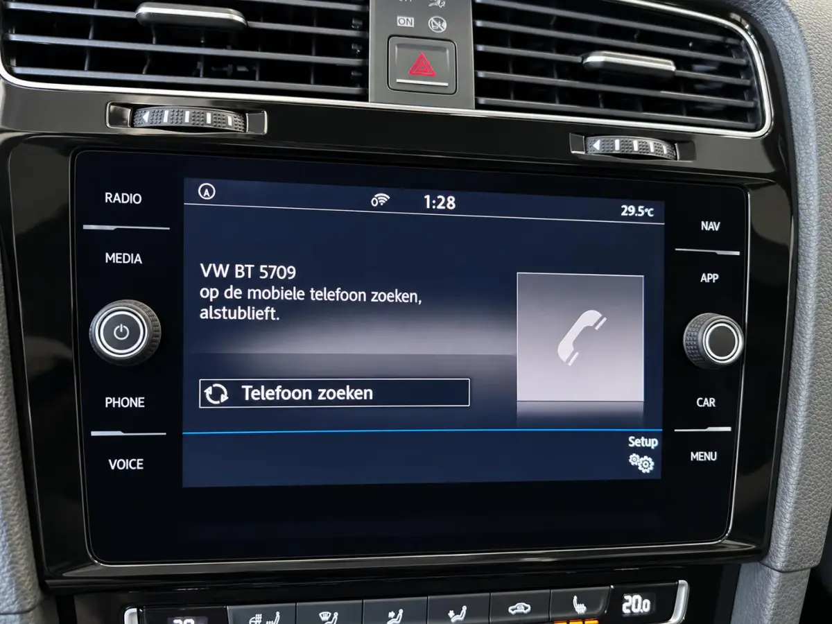 1.5 TSI Highline 150pk Automaat Panoramadak Trekhaak Navigatie Apple Carplay Android Auto Camera Parkeersensoren Adaptive Cruise Control Full Led Stoelverwarming Climate Control Lichtmetalen
