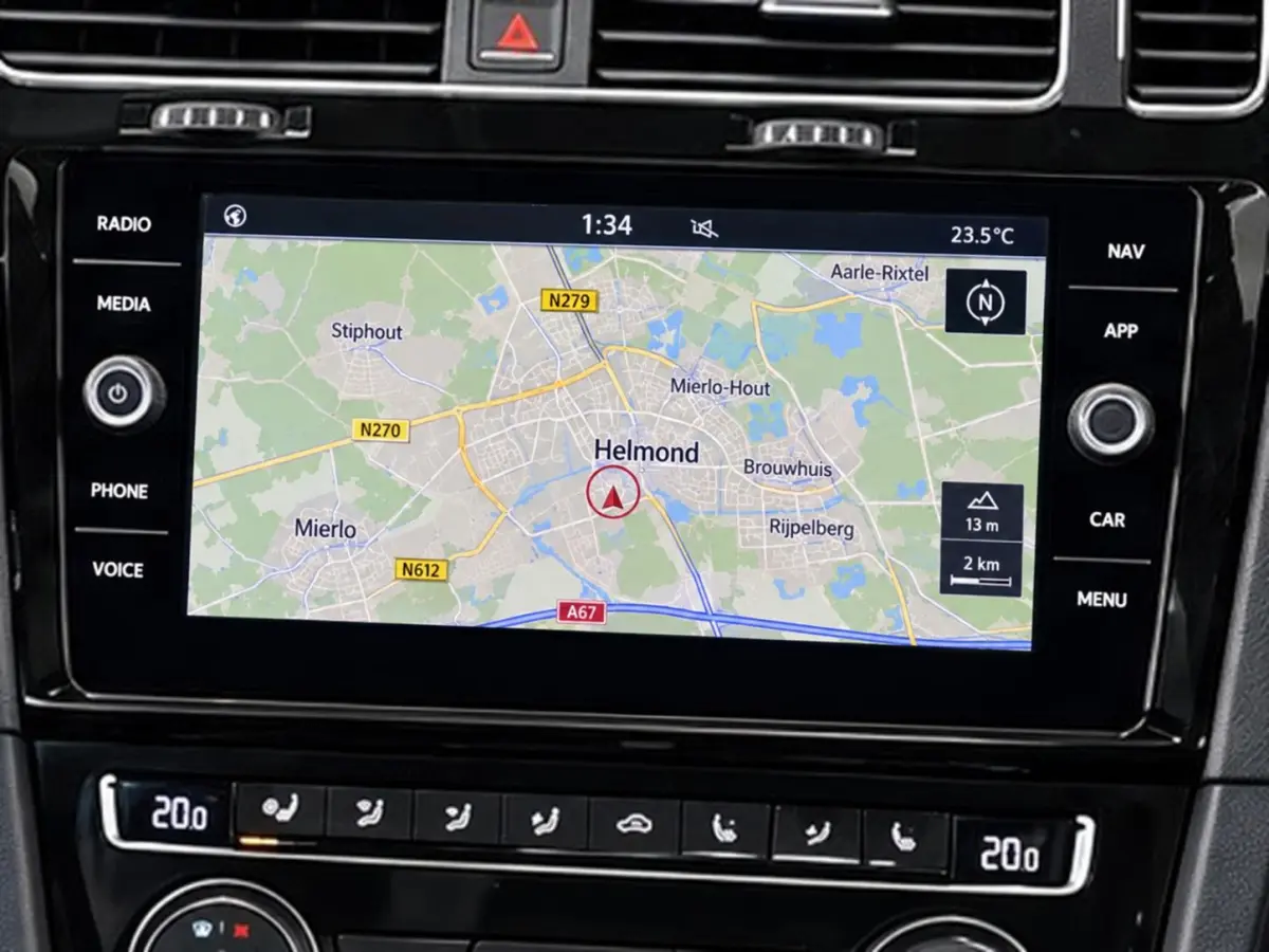 1.5 TSI Highline 150pk Automaat Panoramadak Trekhaak Navigatie Apple Carplay Android Auto Camera Parkeersensoren Adaptive Cruise Control Full Led Stoelverwarming Climate Control Lichtmetalen