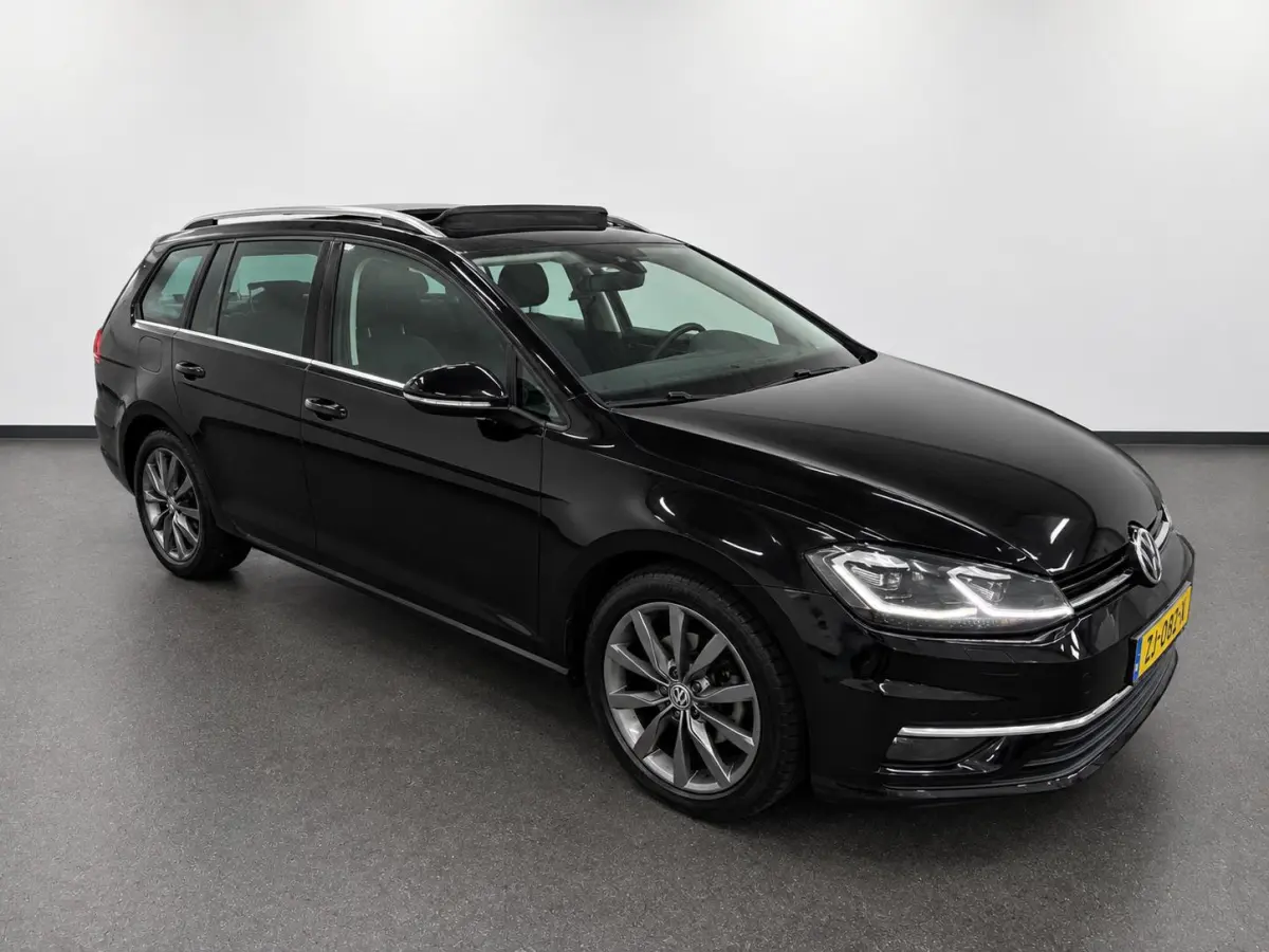 1.5 TSI Highline 150pk Automaat Panoramadak Trekhaak Navigatie Apple Carplay Android Auto Camera Parkeersensoren Adaptive Cruise Control Full Led Stoelverwarming Climate Control Lichtmetalen