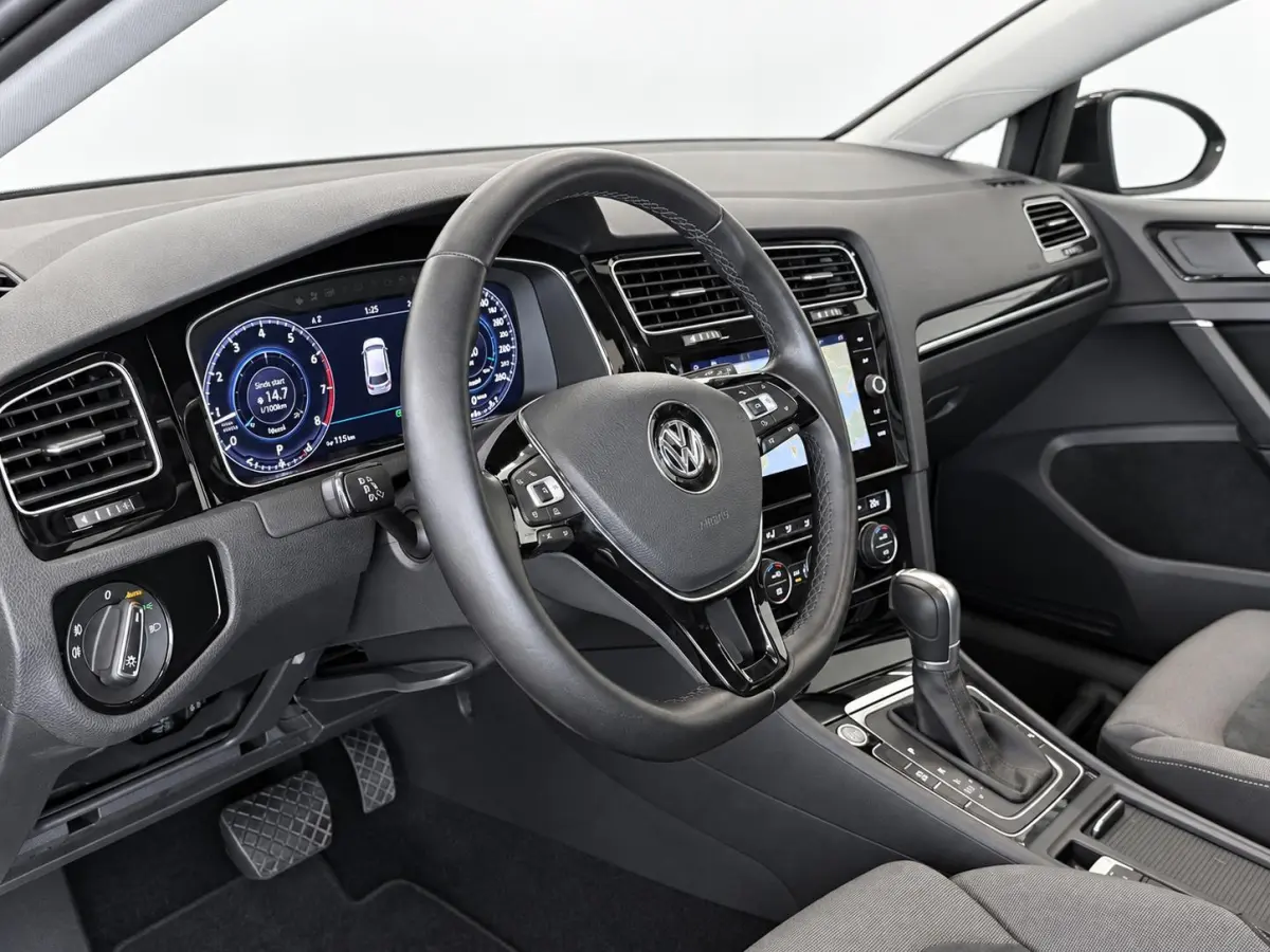 1.5 TSI Highline 150pk Automaat Panoramadak Trekhaak Navigatie Apple Carplay Android Auto Camera Parkeersensoren Adaptive Cruise Control Full Led Stoelverwarming Climate Control Lichtmetalen