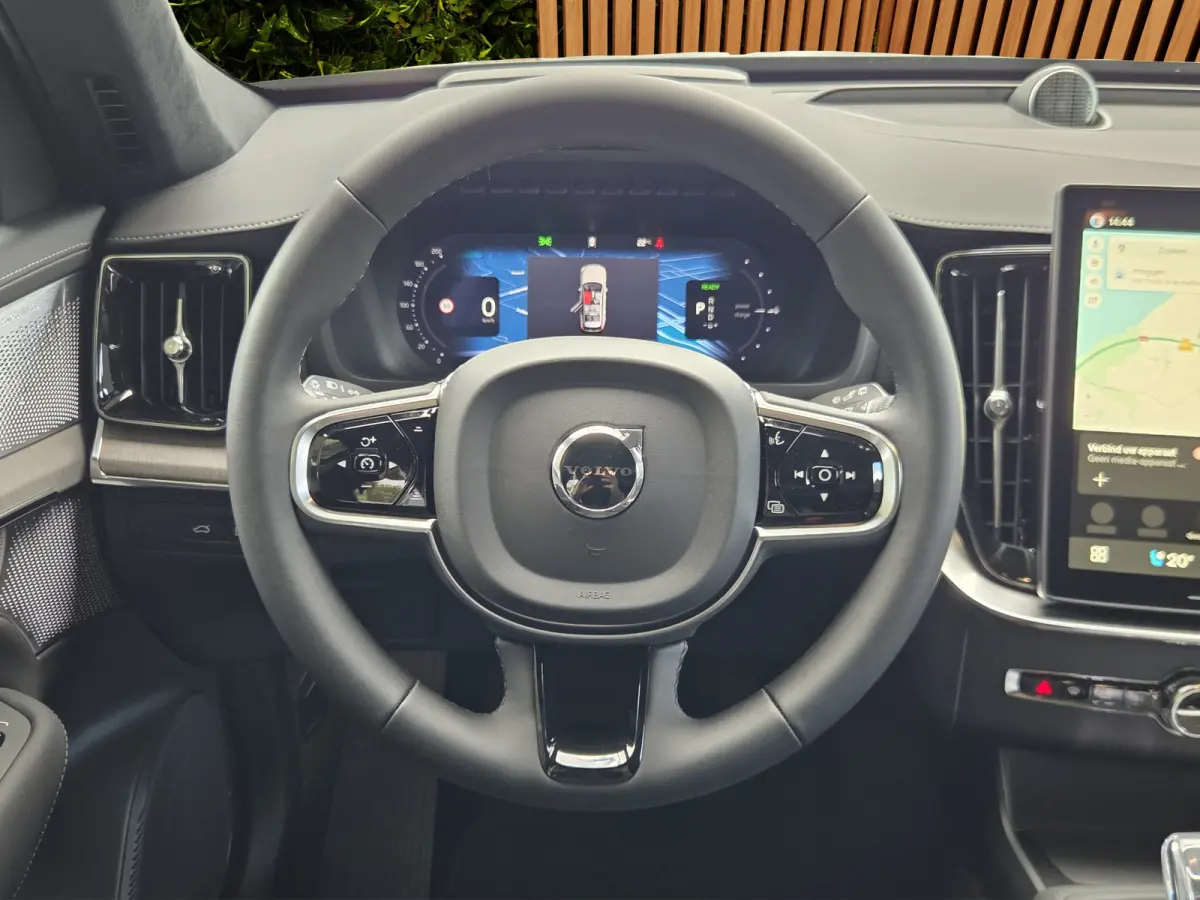 2.0 T8 Plug-in hybrid AWD Ultra Dark Exec. Ed. | Luchtvering | Bowers&Wilkins | Massage/ventilatie | 22" Velgen
