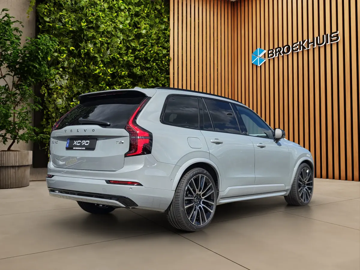 2.0 T8 Plug-in hybrid AWD Ultra Dark Exec. Ed. | Luchtvering | Bowers&Wilkins | Massage/ventilatie | 22" Velgen