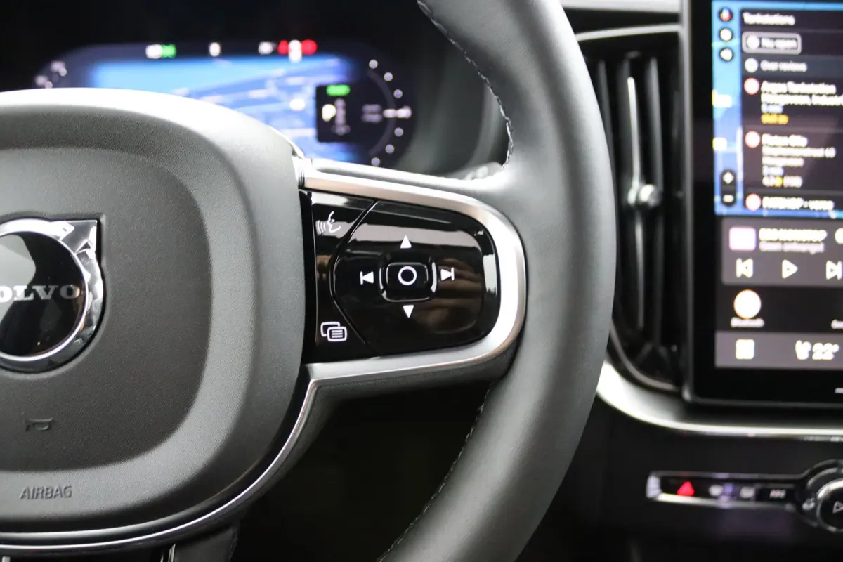 T8 Plug-in hybrid AWD Ultra Black Ed. Executive | 2 stoelen op derde rij | Bowers & Wilkins audiosysteem | Elektrisch glazen panorama-dak