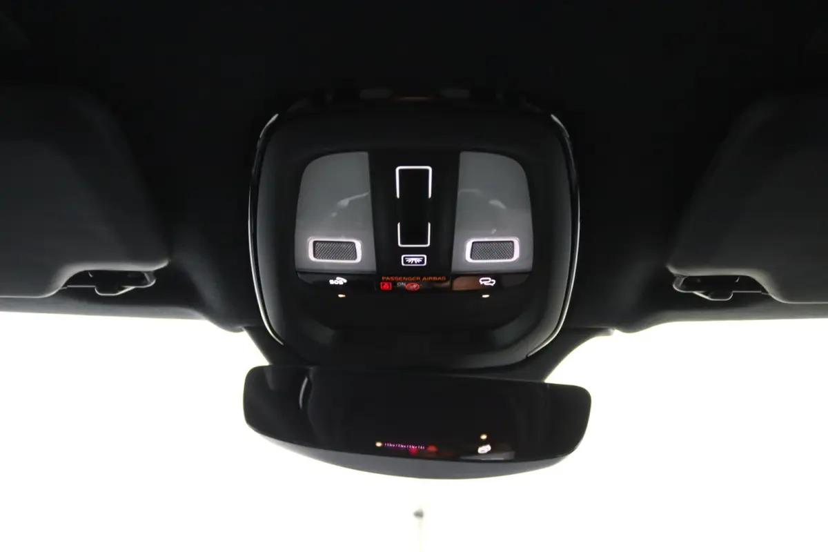 T8 Plug-in hybrid AWD Ultra Black Ed. Executive | 2 stoelen op derde rij | Bowers & Wilkins audiosysteem | Elektrisch glazen panorama-dak