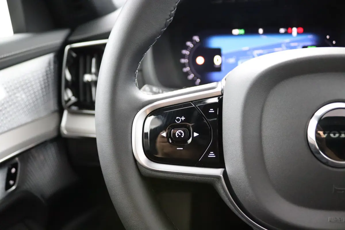 T8 Plug-in hybrid AWD Ultra Black Ed. Executive | 2 stoelen op derde rij | Bowers & Wilkins audiosysteem | Elektrisch glazen panorama-dak