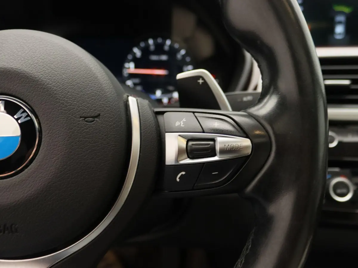 420i High Executive Edition | Automaat | Head-Up Display | Achteruitrijcamera | Lederen Bekleding | Lichtmetalen Velgen |